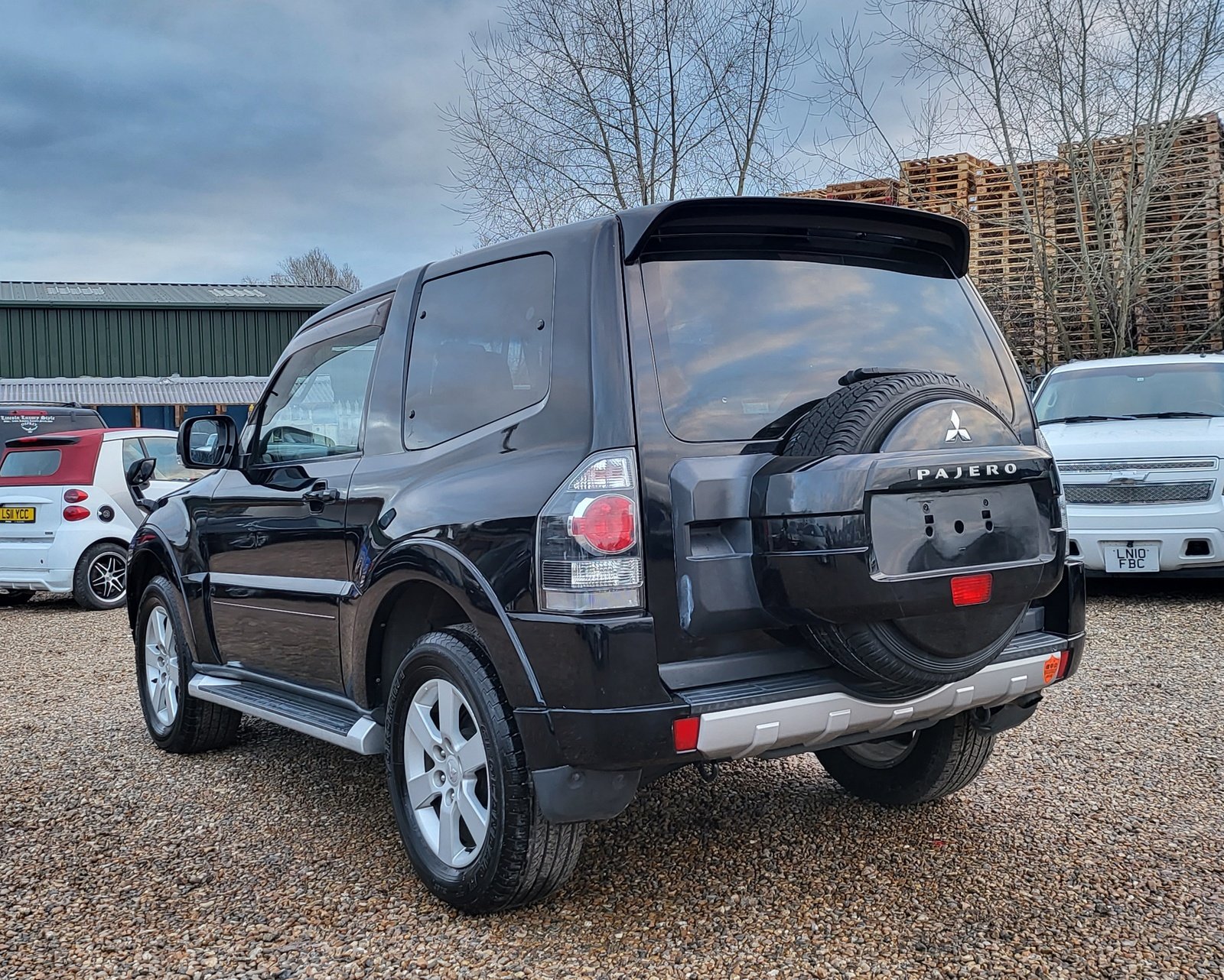 FRESH IMPORT 2010 MITSUBISHI PAJERO 3.2 DIESEL AUTOMATIC 3 DOOR SWB BLACK SHOGUN