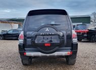 FRESH IMPORT 2010 MITSUBISHI PAJERO 3.2 DIESEL AUTOMATIC 3 DOOR SWB BLACK SHOGUN