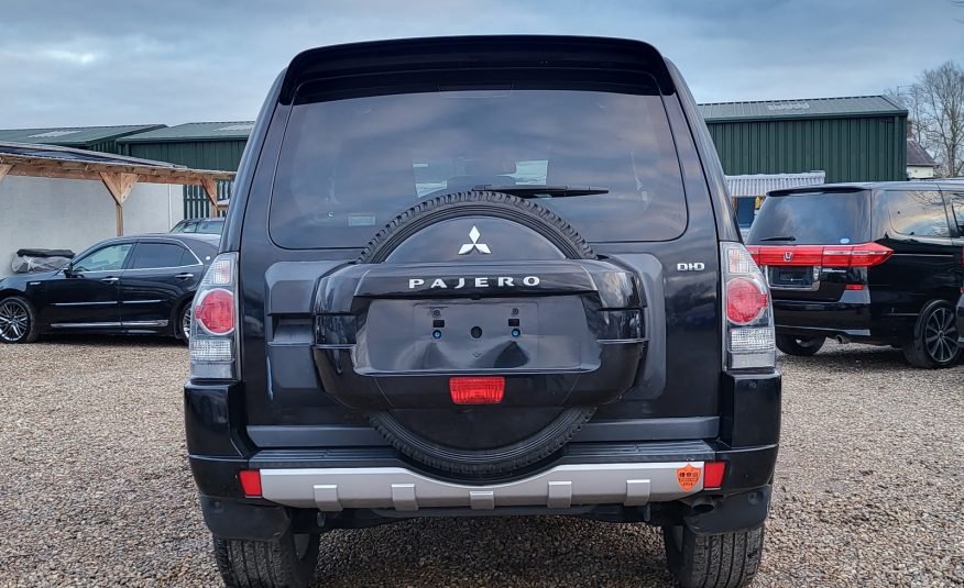 FRESH IMPORT 2010 MITSUBISHI PAJERO 3.2 DIESEL AUTOMATIC 3 DOOR SWB BLACK SHOGUN