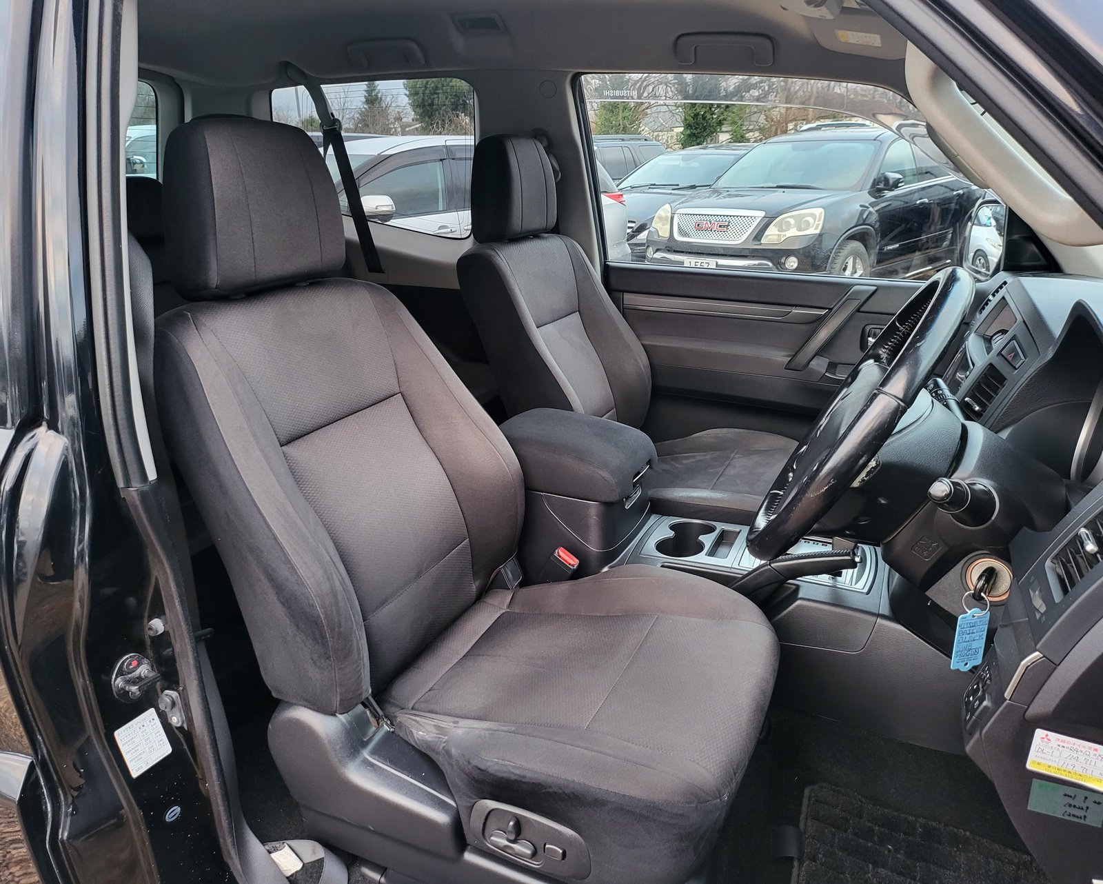 FRESH IMPORT 2010 MITSUBISHI PAJERO 3.2 DIESEL AUTOMATIC 3 DOOR SWB BLACK SHOGUN