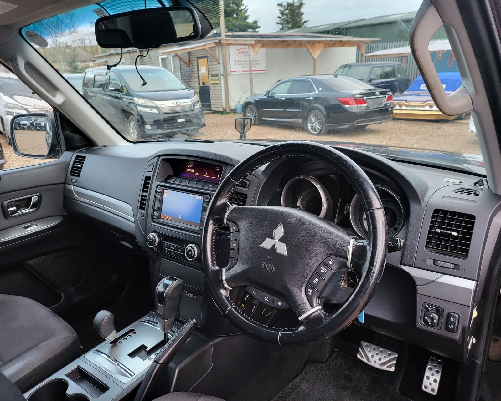 FRESH IMPORT 2010 MITSUBISHI PAJERO 3.2 DIESEL AUTOMATIC 3 DOOR SWB BLACK SHOGUN