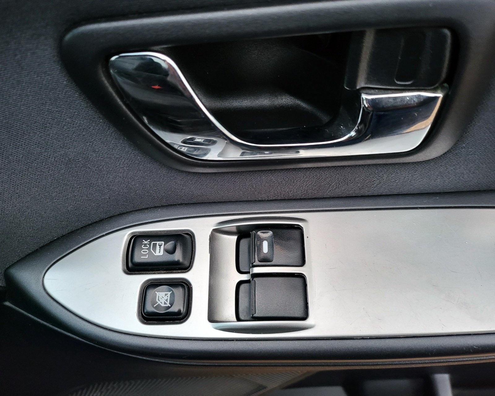 FRESH IMPORT 2010 MITSUBISHI PAJERO 3.2 DIESEL AUTOMATIC 3 DOOR SWB BLACK SHOGUN