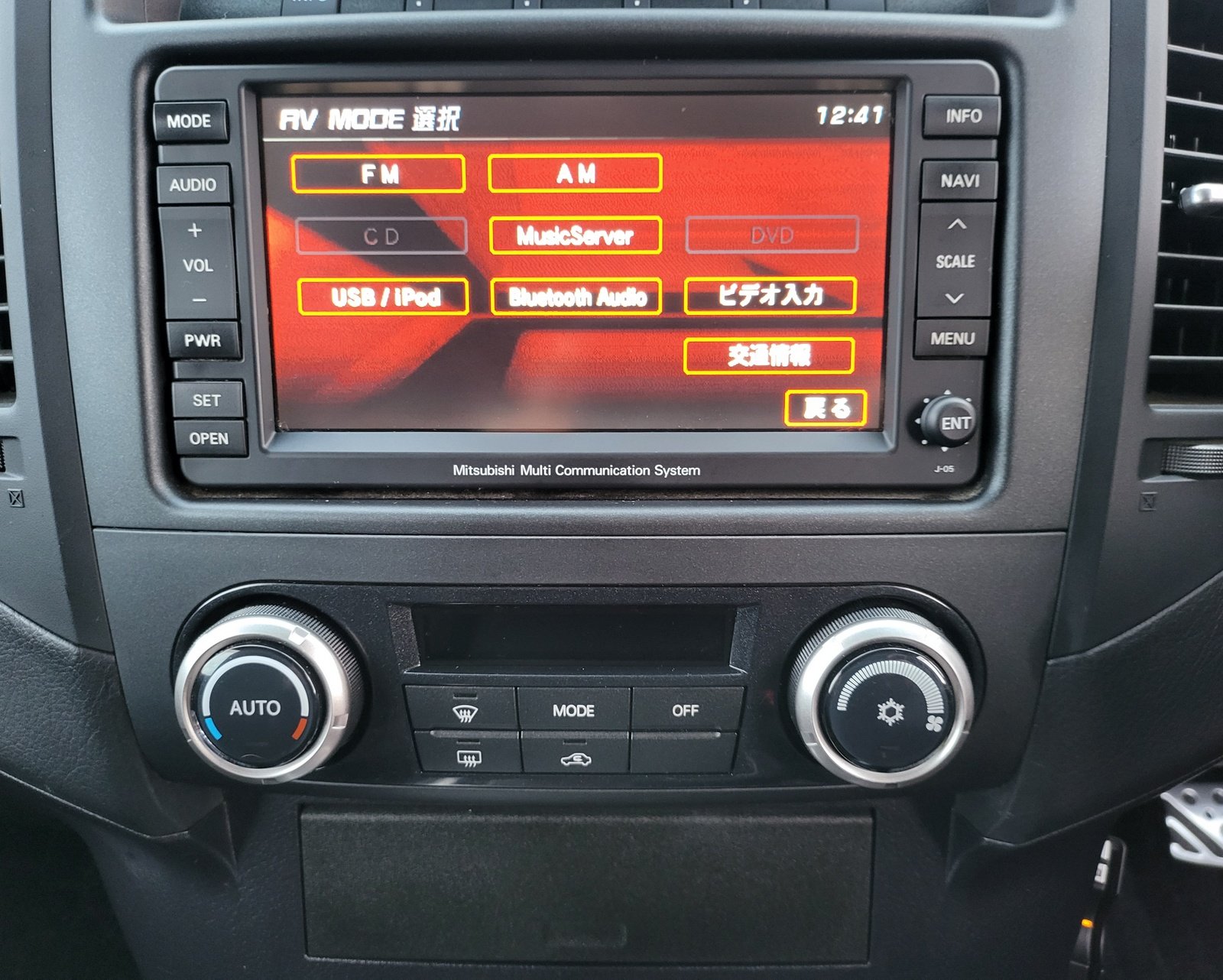 FRESH IMPORT 2010 MITSUBISHI PAJERO 3.2 DIESEL AUTOMATIC 3 DOOR SWB BLACK SHOGUN