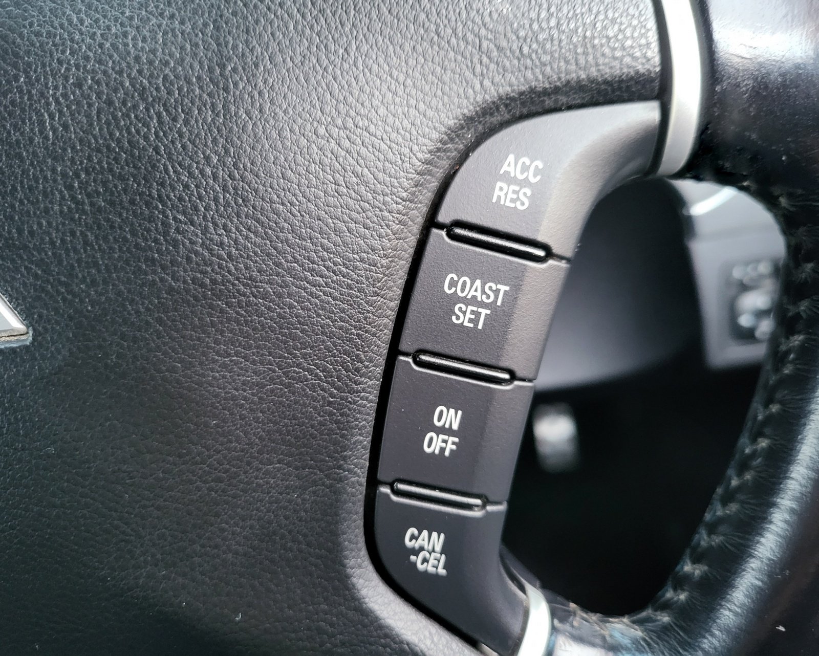 FRESH IMPORT 2010 MITSUBISHI PAJERO 3.2 DIESEL AUTOMATIC 3 DOOR SWB BLACK SHOGUN