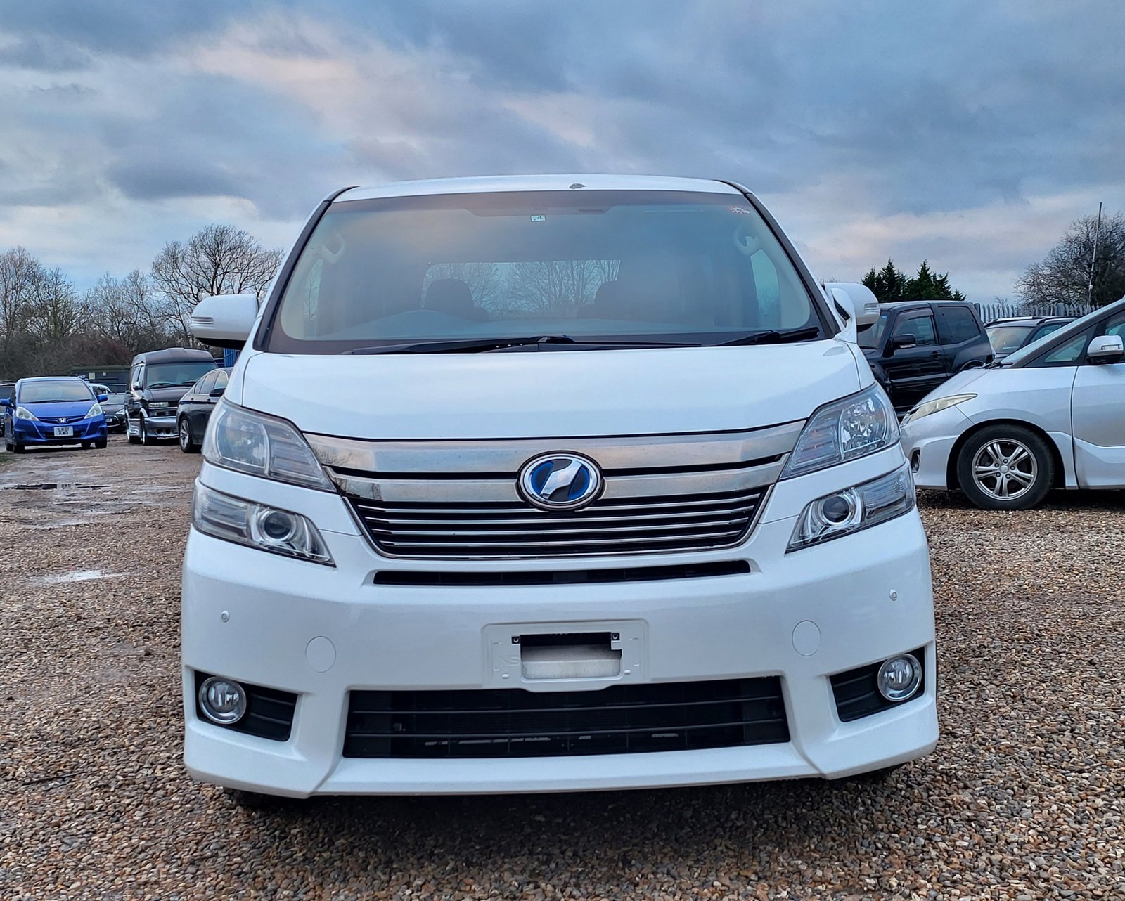 2013 FRESH IMPORT TOYOTA VELLFIRE ALPHARD HYBRID AUTOMATIC 7 SEATER ULEZ FREE