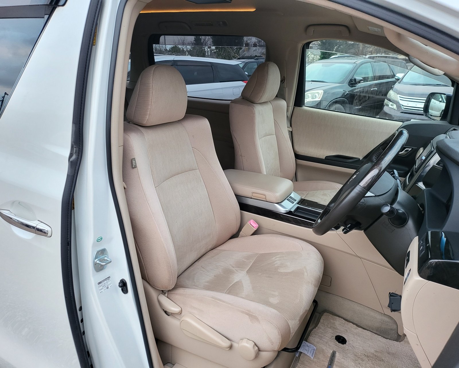 2013 FRESH IMPORT TOYOTA VELLFIRE ALPHARD HYBRID AUTOMATIC 7 SEATER ULEZ FREE