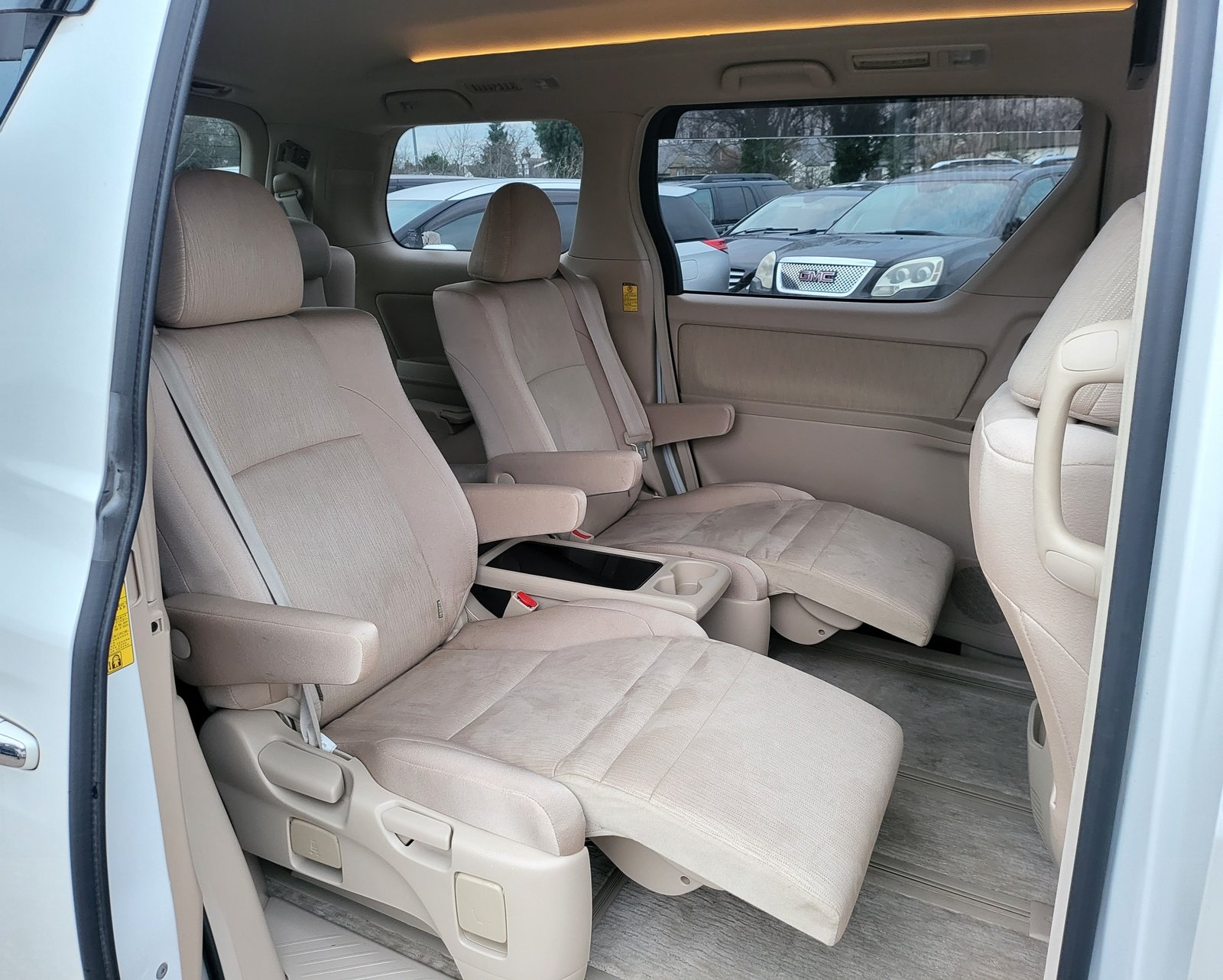2013 FRESH IMPORT TOYOTA VELLFIRE ALPHARD HYBRID AUTOMATIC 7 SEATER ULEZ FREE