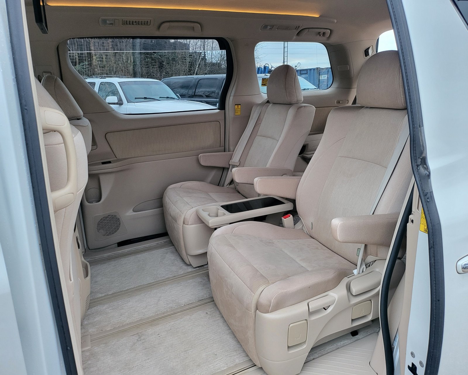 2013 FRESH IMPORT TOYOTA VELLFIRE ALPHARD HYBRID AUTOMATIC 7 SEATER ULEZ FREE