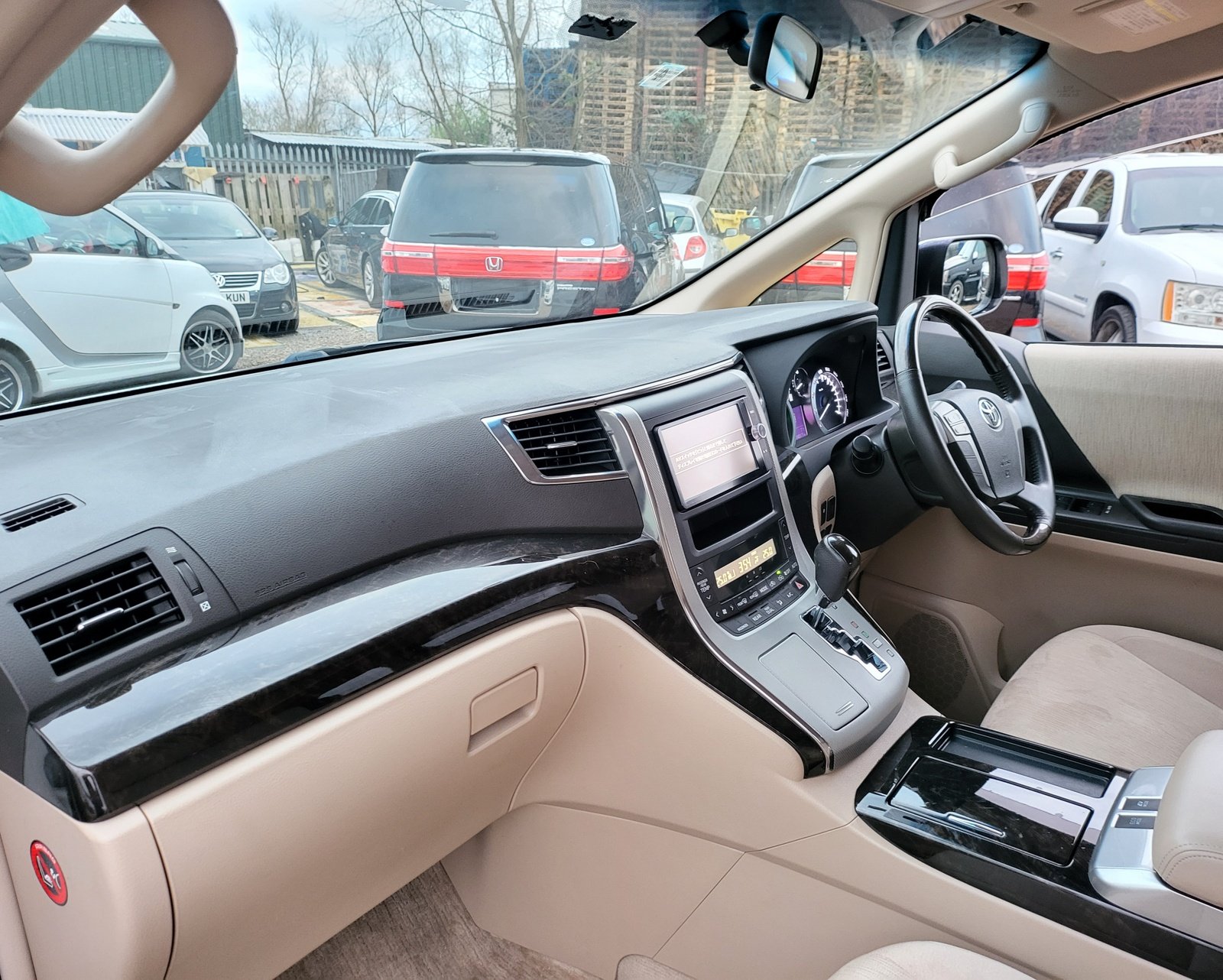 2013 FRESH IMPORT TOYOTA VELLFIRE ALPHARD HYBRID AUTOMATIC 7 SEATER ULEZ FREE