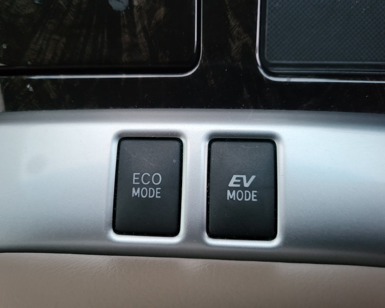 2013 FRESH IMPORT TOYOTA VELLFIRE ALPHARD HYBRID AUTOMATIC 7 SEATER ULEZ FREE