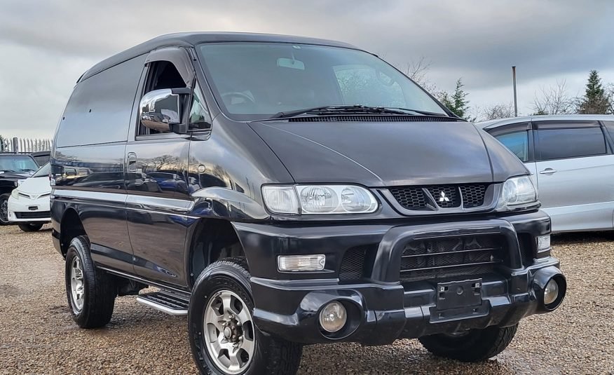 FRESH IMPORT 2007 MITSUBISHI DELICA SPACE GEAR 3.0 V6 4WD ACTIVE FIELD EDITION