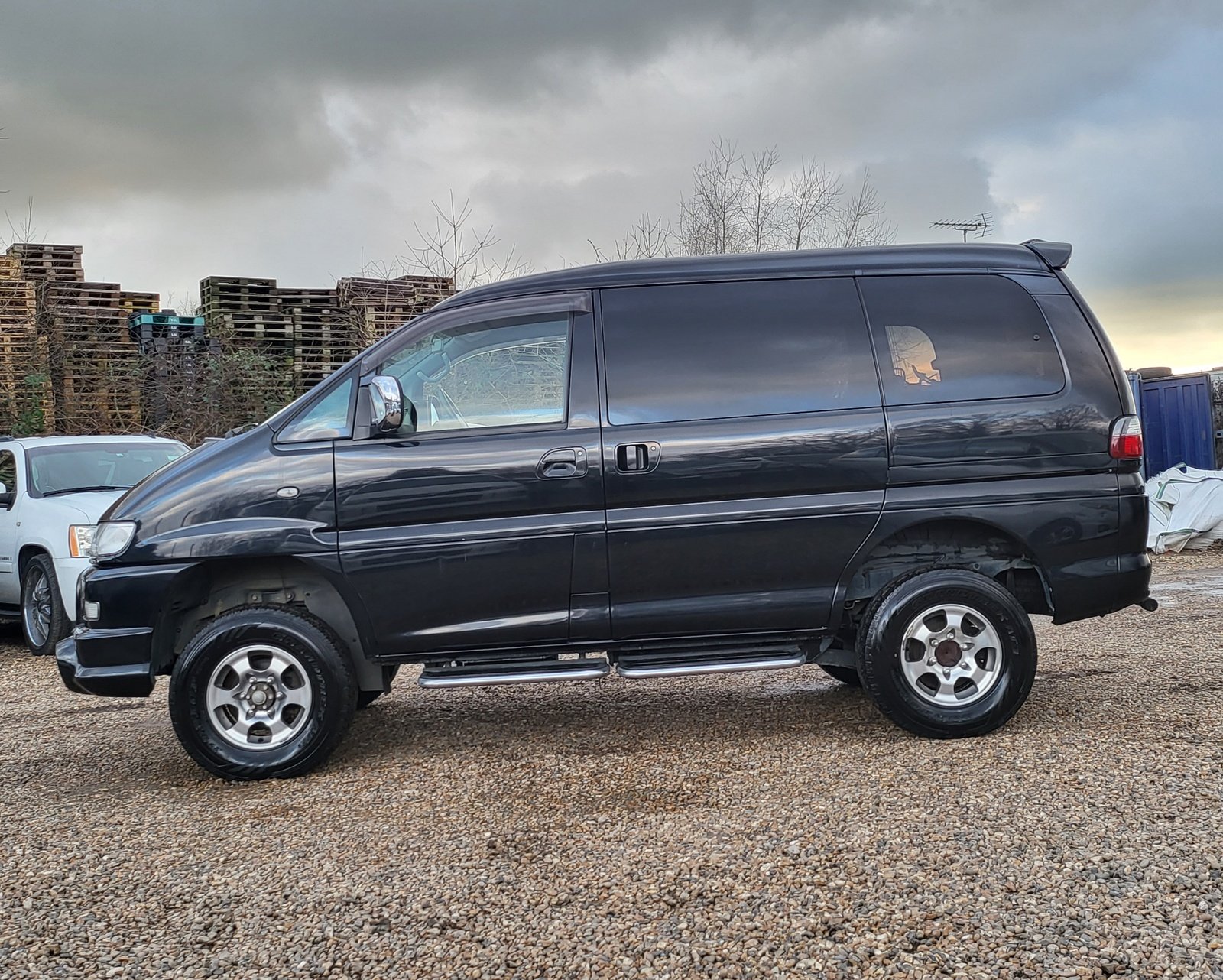 FRESH IMPORT 2007 MITSUBISHI DELICA SPACE GEAR 3.0 V6 4WD ACTIVE FIELD EDITION