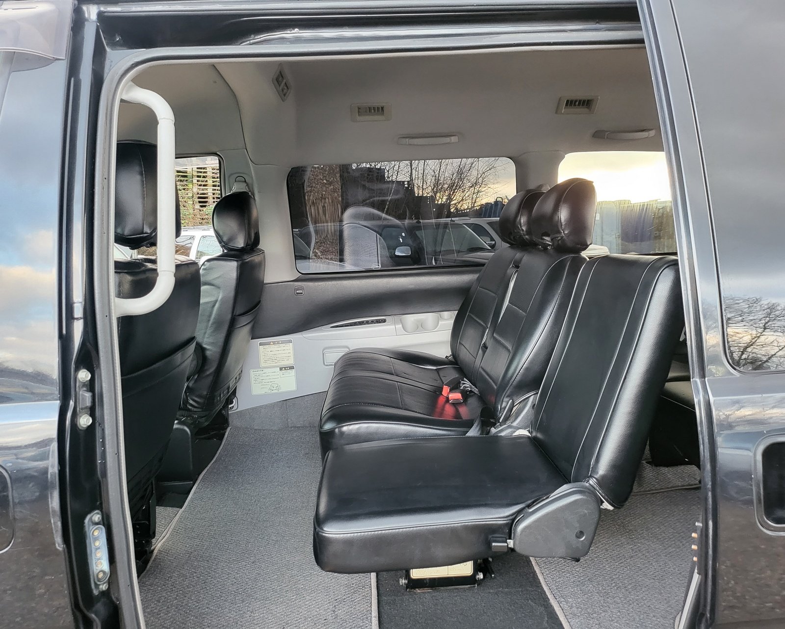 FRESH IMPORT 2007 MITSUBISHI DELICA SPACE GEAR 3.0 V6 4WD ACTIVE FIELD EDITION