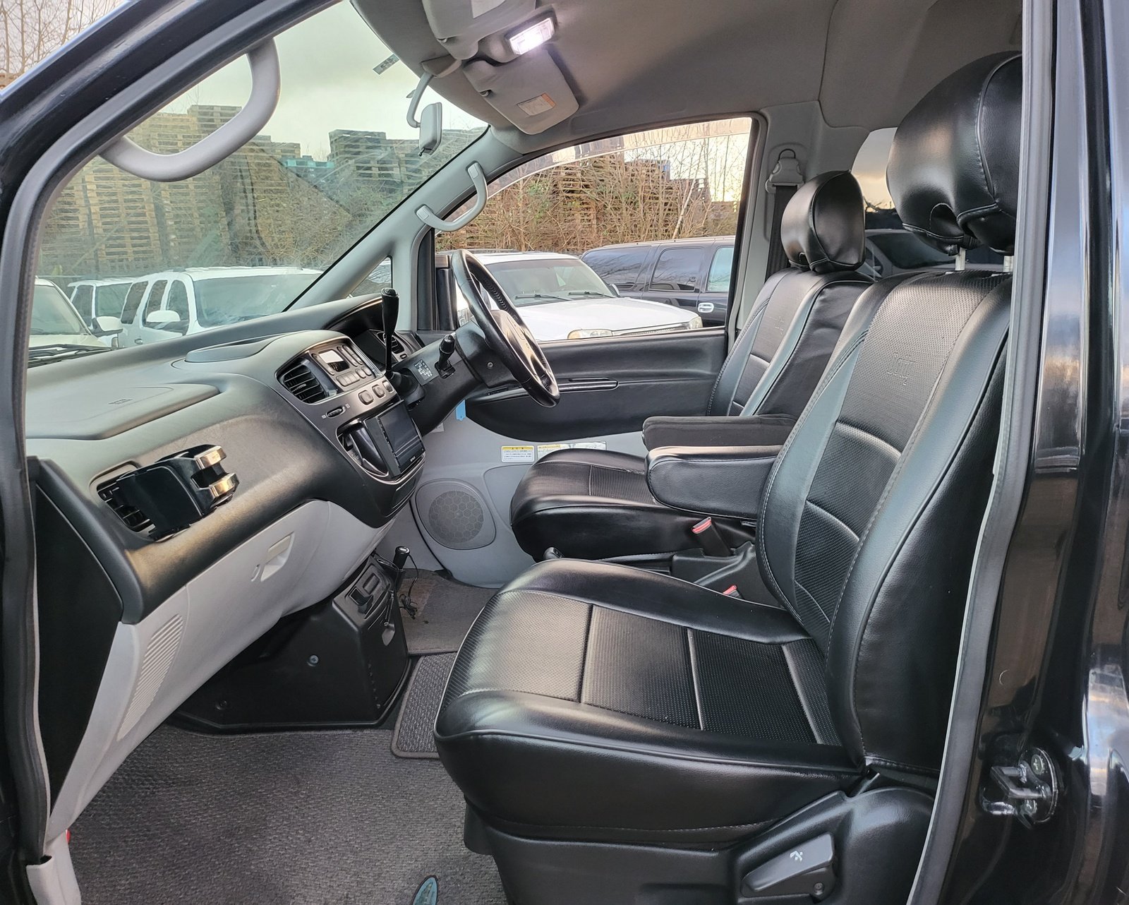 FRESH IMPORT 2007 MITSUBISHI DELICA SPACE GEAR 3.0 V6 4WD ACTIVE FIELD EDITION