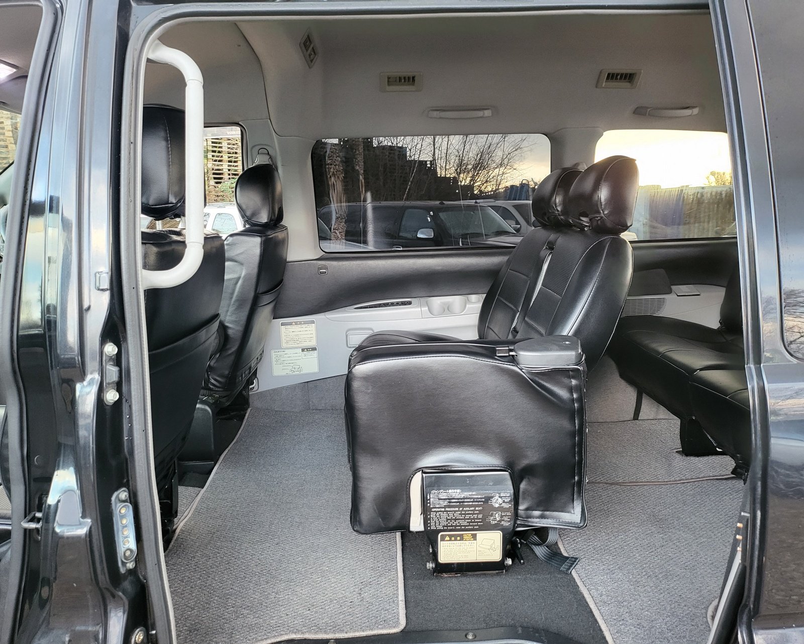 FRESH IMPORT 2007 MITSUBISHI DELICA SPACE GEAR 3.0 V6 4WD ACTIVE FIELD EDITION