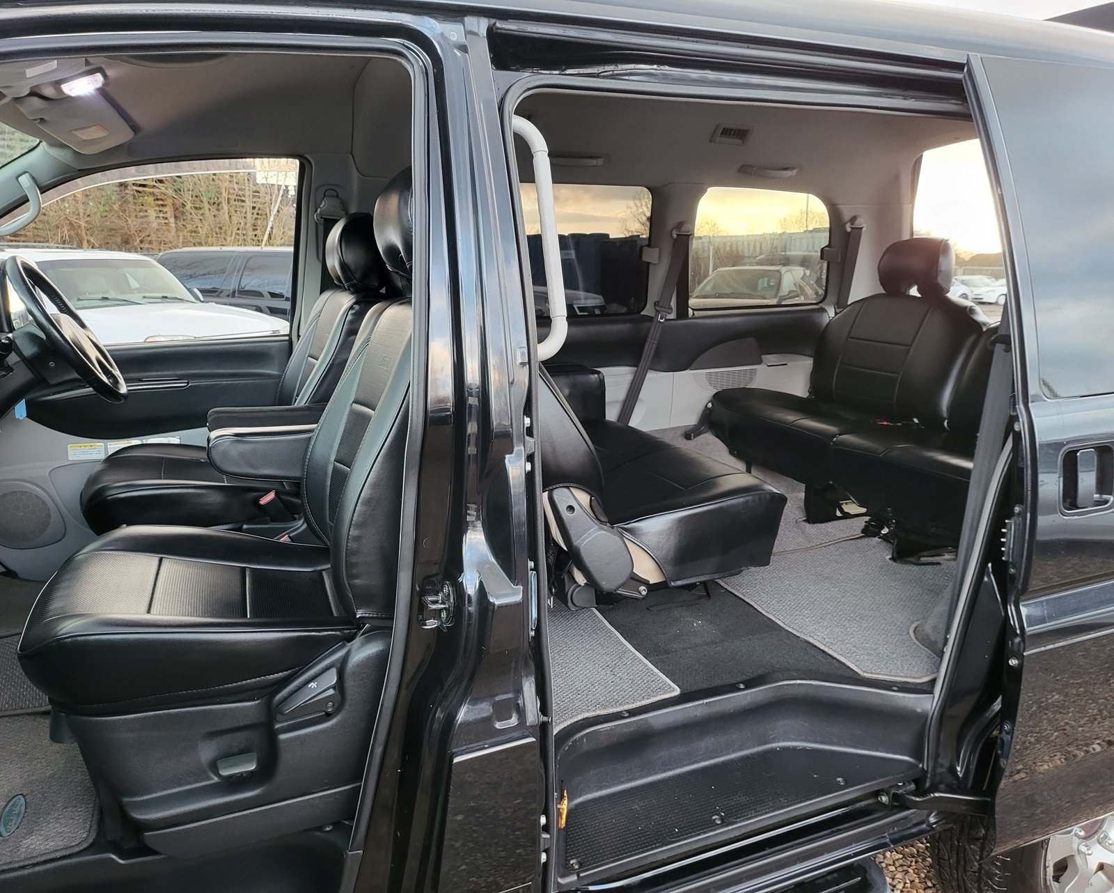 FRESH IMPORT 2007 MITSUBISHI DELICA SPACE GEAR 3.0 V6 4WD ACTIVE FIELD EDITION