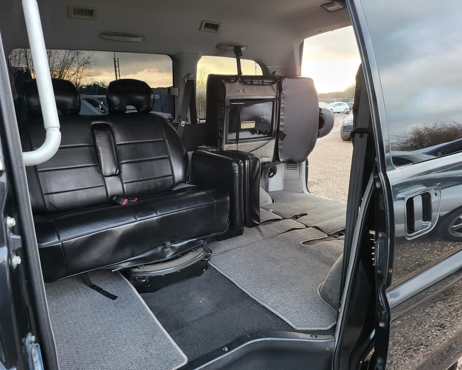 FRESH IMPORT 2007 MITSUBISHI DELICA SPACE GEAR 3.0 V6 4WD ACTIVE FIELD EDITION