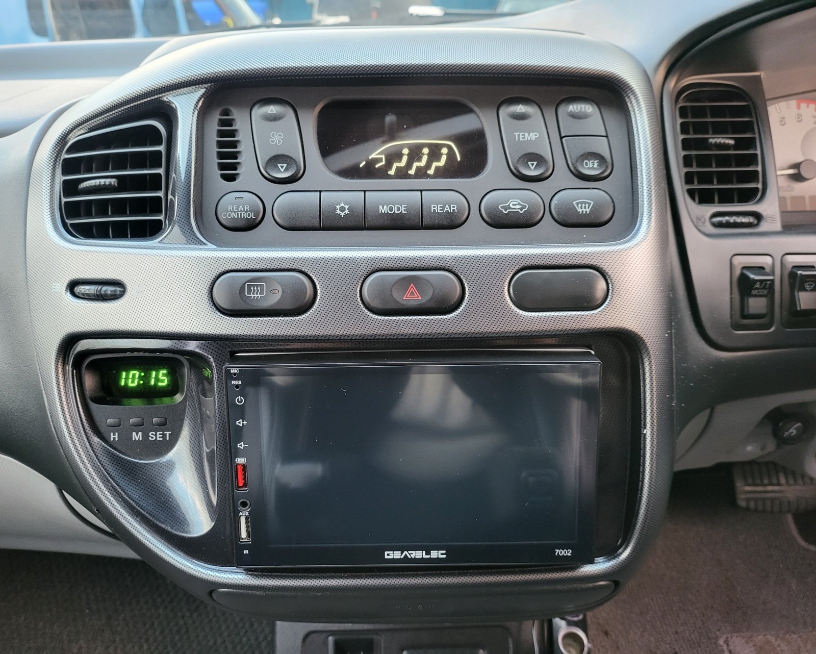 FRESH IMPORT 2007 MITSUBISHI DELICA SPACE GEAR 3.0 V6 4WD ACTIVE FIELD EDITION