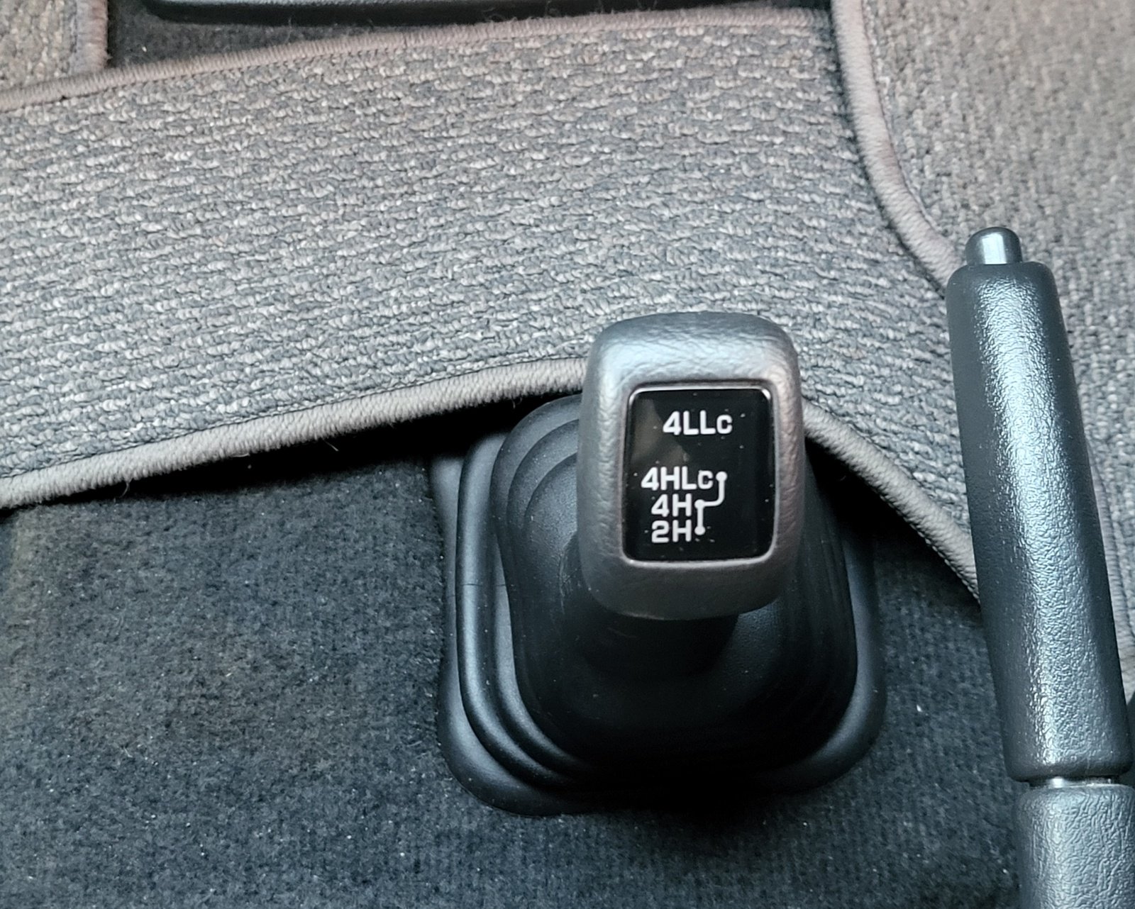 FRESH IMPORT 2007 MITSUBISHI DELICA SPACE GEAR 3.0 V6 4WD ACTIVE FIELD EDITION