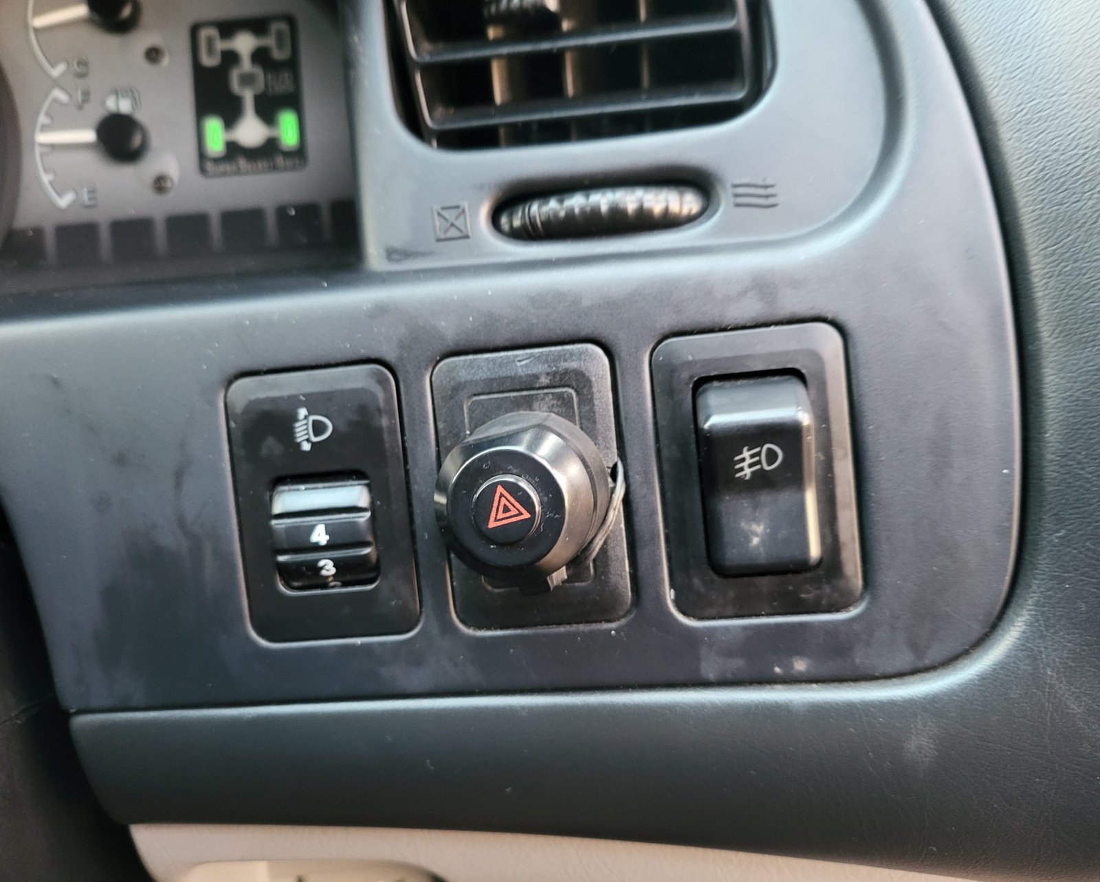 FRESH IMPORT 2007 MITSUBISHI DELICA SPACE GEAR 3.0 V6 4WD ACTIVE FIELD EDITION